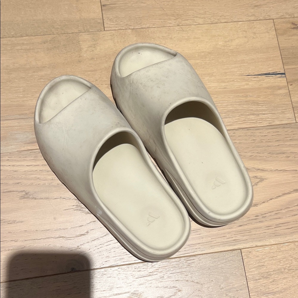 YZY slides